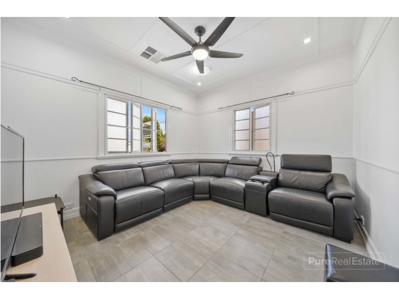 272 South Pine Road, Enoggera QLD 4051