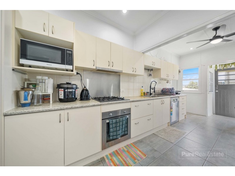 272 South Pine Road, Enoggera QLD 4051