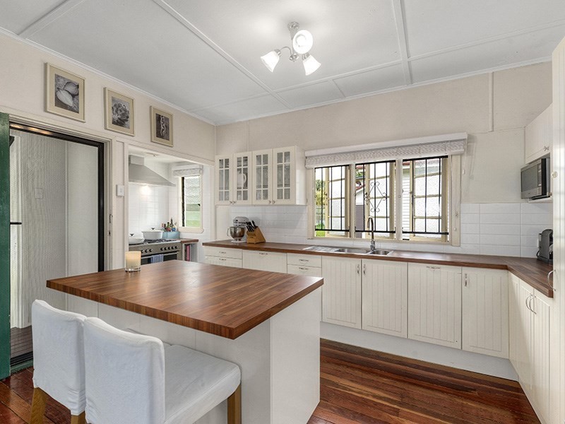 36 Hoolan Street, Stafford Heights QLD 4053