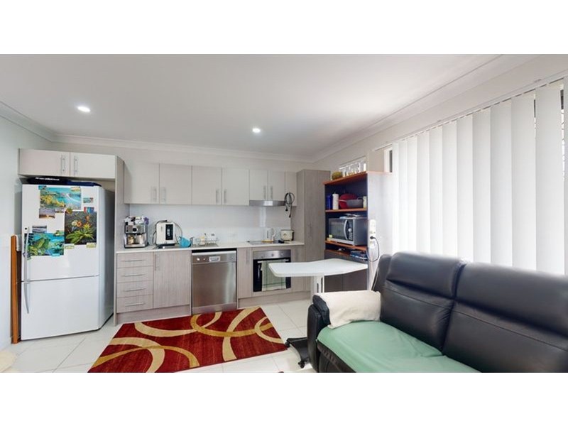 2/16 Weston Court, Bellbird Park QLD 4300