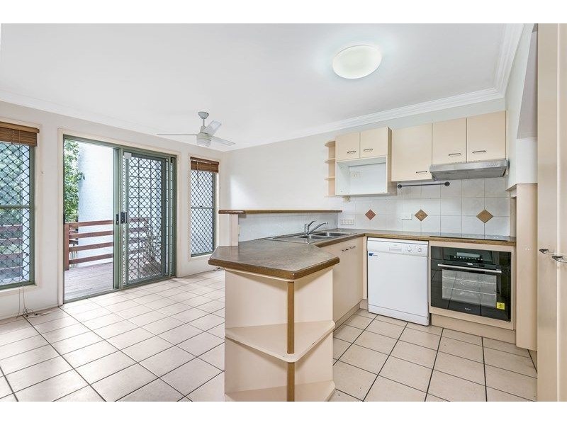8/26 Wyndham Street, Herston QLD 4006