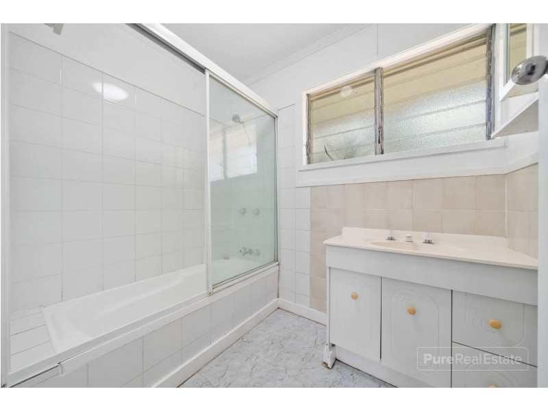 15 Camoola Street, Keperra QLD 4054