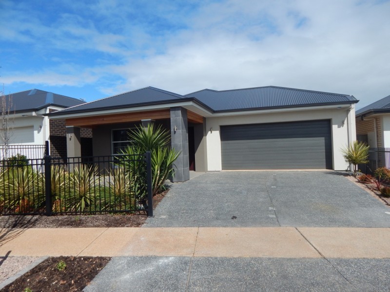 10 Isaacs Way, Evanston South SA 5116