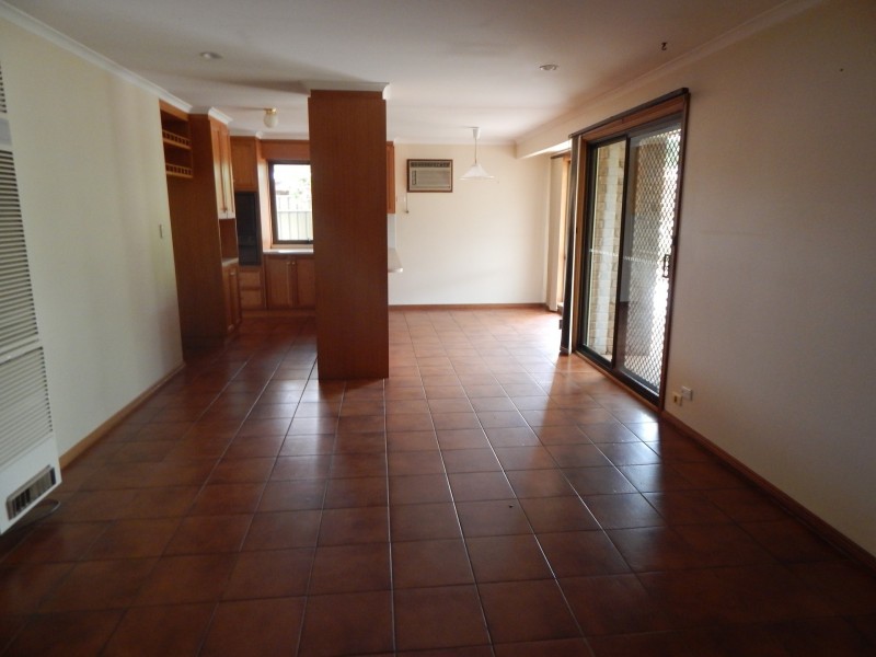 4 Rogasch Court, Evanston Park SA 5116