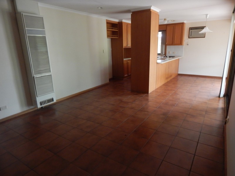 4 Rogasch Court, Evanston Park SA 5116