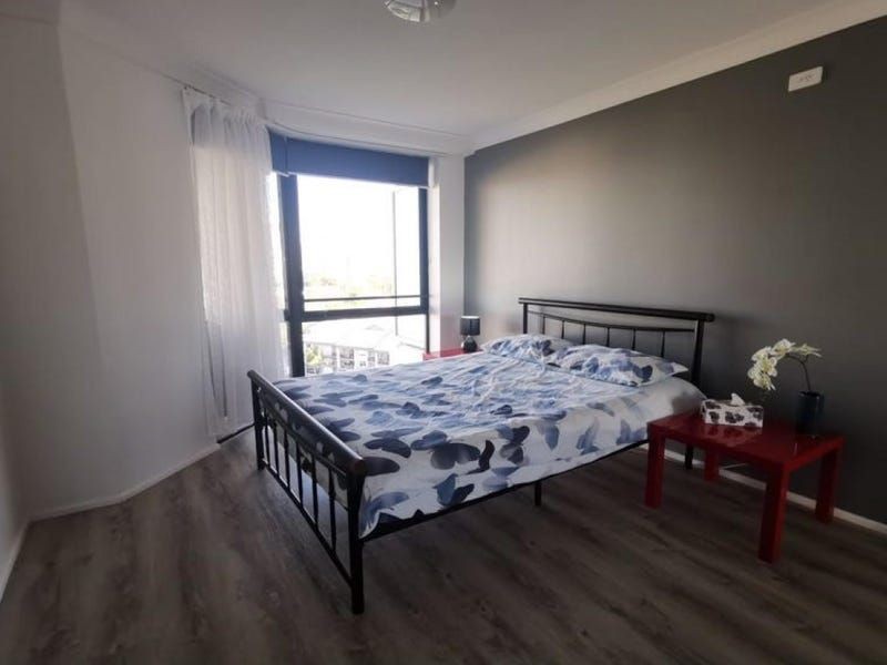 70 Remembrance  Drive, Surfers Paradise QLD 4217