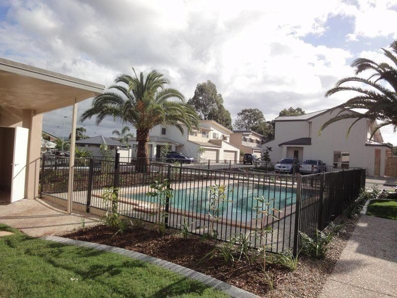 32/2 Weir Drive, Upper Coomera QLD 4209
