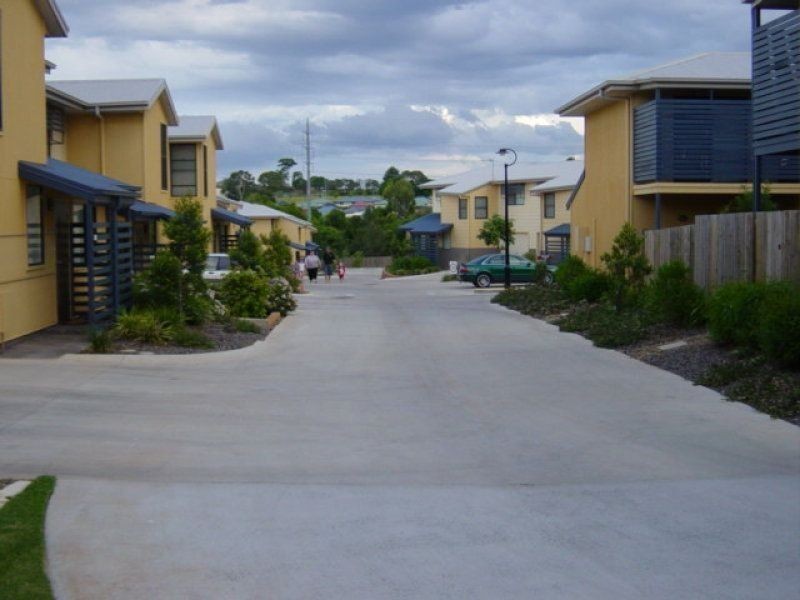1/337 Spring Street, Kearneys Spring QLD 4350