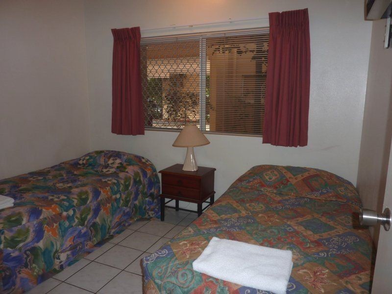 220/191 Mcleod Street, Cairns North QLD 4870