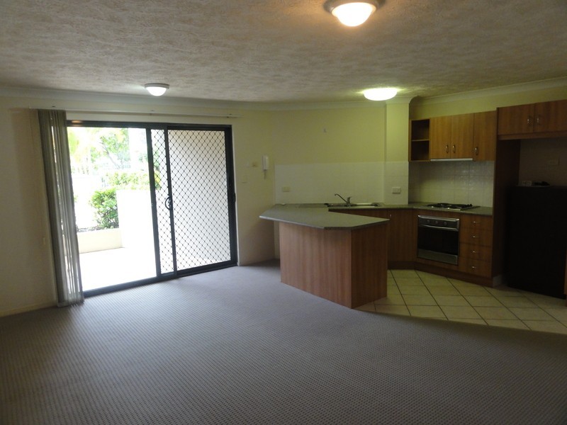 8 Whitby Street, Southport QLD 4215