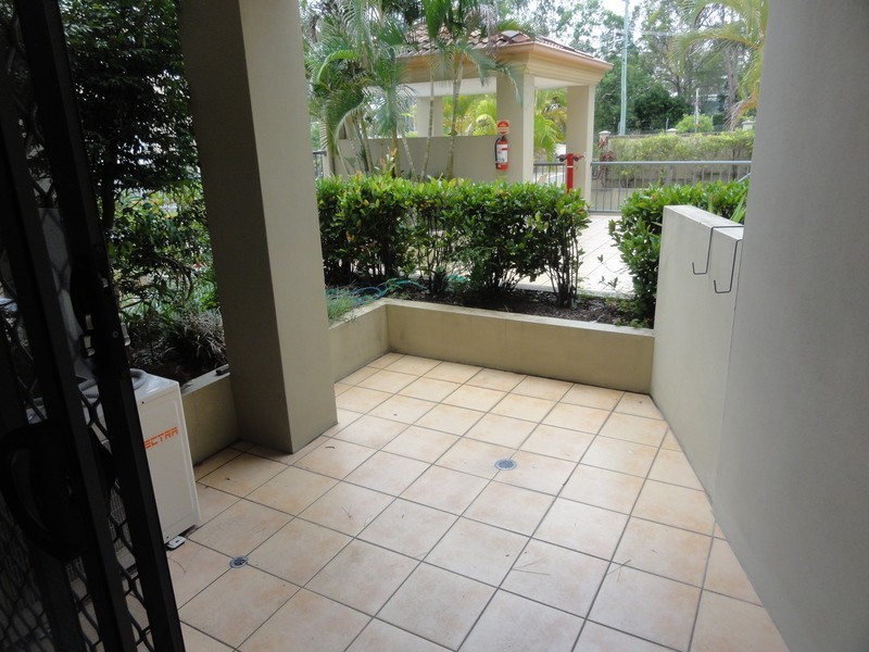 8 Whitby Street, Southport QLD 4215