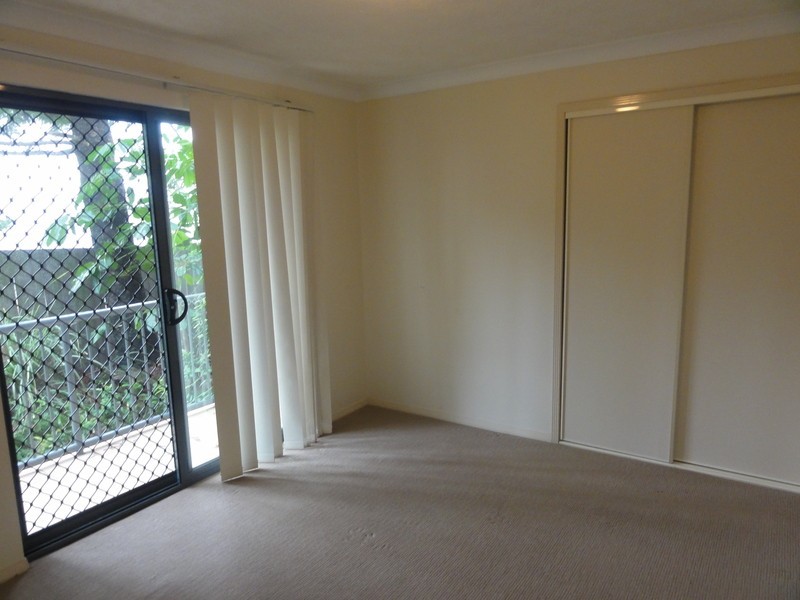 8 Whitby Street, Southport QLD 4215