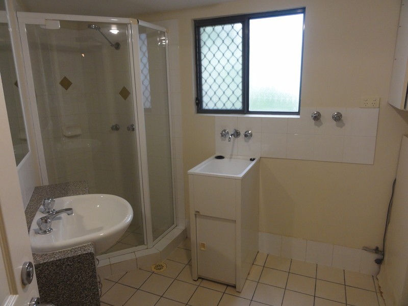 8 Whitby Street, Southport QLD 4215