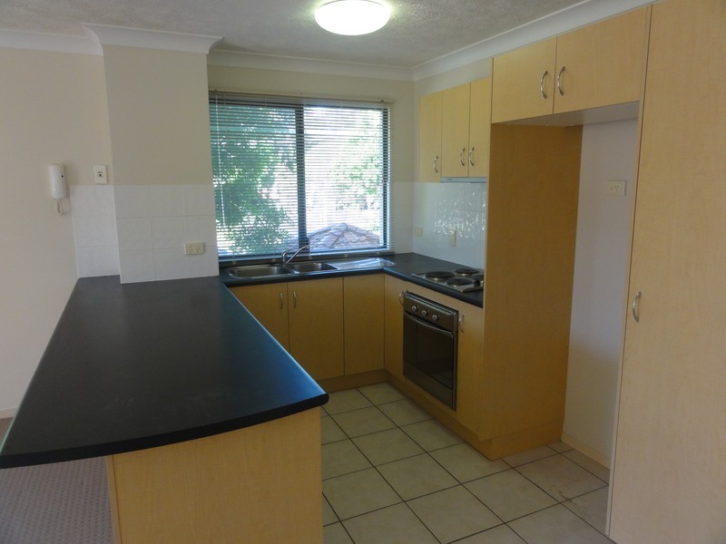 8 Whitby Street, Southport QLD 4215