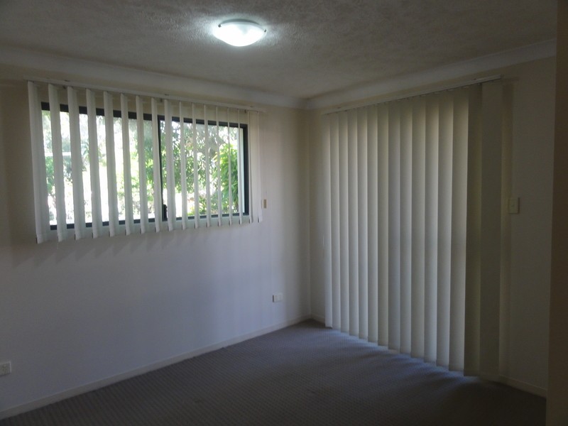 8 Whitby Street, Southport QLD 4215