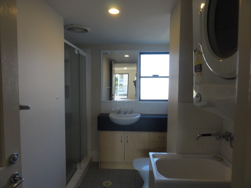 8 Whitby Street, Southport QLD 4215