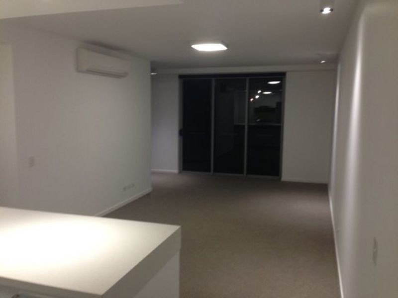 212/159 Logan Road, Woolloongabba QLD 4102