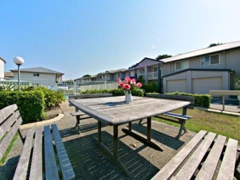 31/11 Pyranees, Calamvale QLD 4116