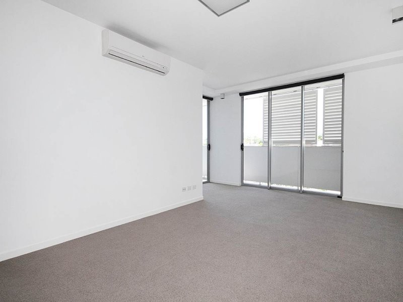 215/159 Logan Road, Woolloongabba QLD 4102