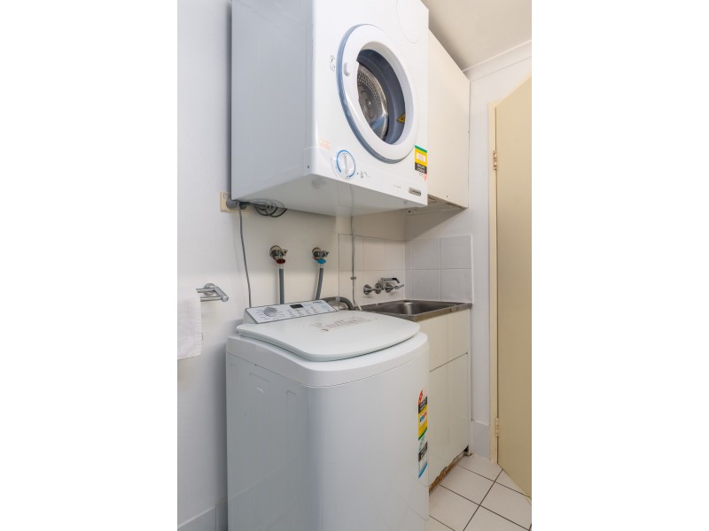 231/191 McLeod Street, Cairns North QLD 4870