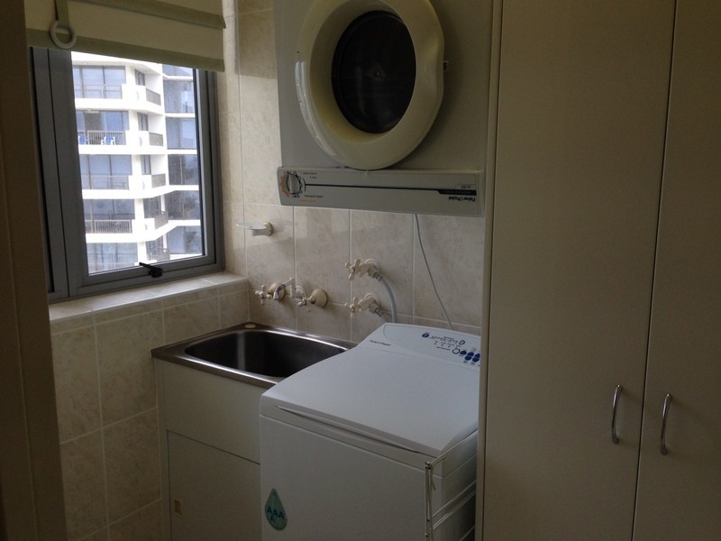 33/23-27 Northcliffe Terrace, Surfers Paradise QLD 4217