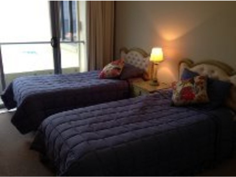 33/23-27 Northcliffe Terrace, Surfers Paradise QLD 4217