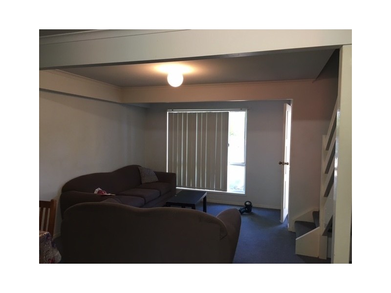 76/125-129 Pappas Way, Carrara QLD 4211