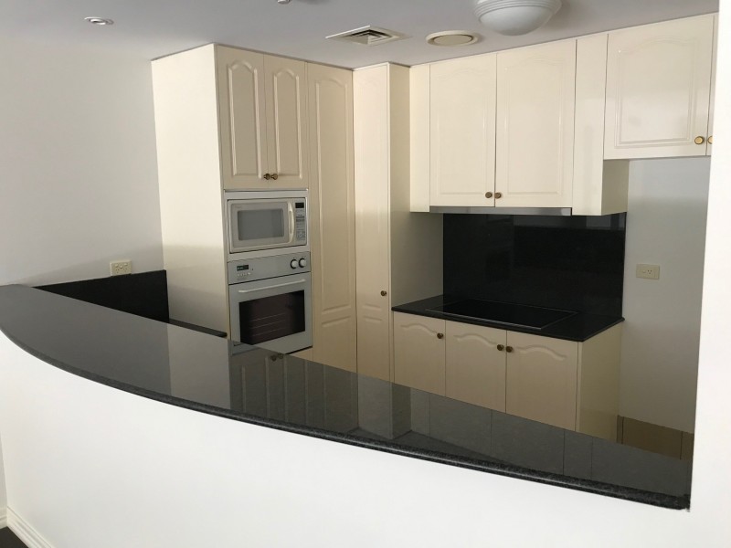 2/29 Sutherland Tower, Hamilton QLD 4007