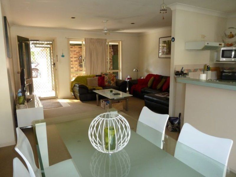 23 Tristan Court, Benowa QLD 4217