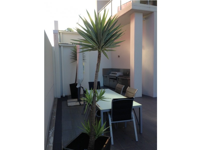 25D 129 Laver Drive, Robina QLD 4226