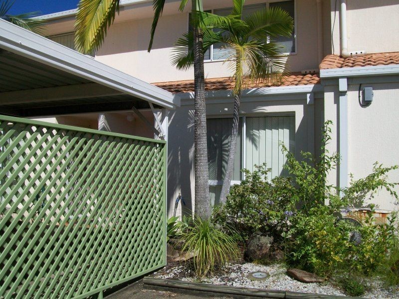 28 125 Pappas Way, Carrara QLD 4211