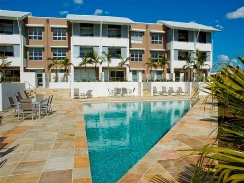 34 19 Lake Street, Varsity Lakes QLD 4227