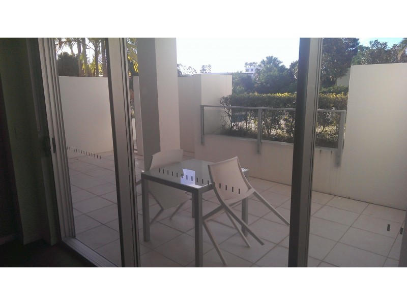 34 19 Lake Street, Varsity Lakes QLD 4227