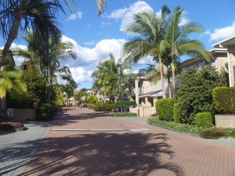 16 Arcadia Street, Eight Mile Plains QLD 4113