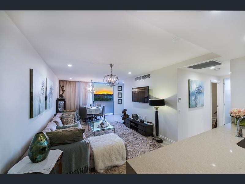 702/159 Logan Road, Woolloongabba QLD 4102