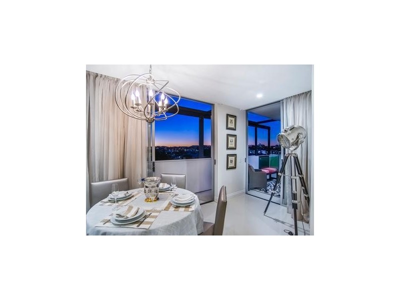702/159 Logan Road, Woolloongabba QLD 4102