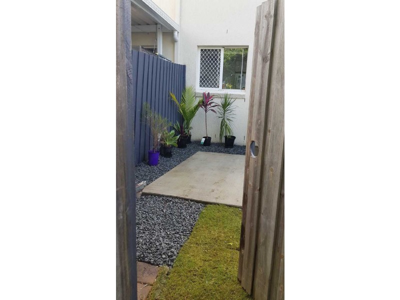 12/125 Pappas Way, Carrara QLD 4211