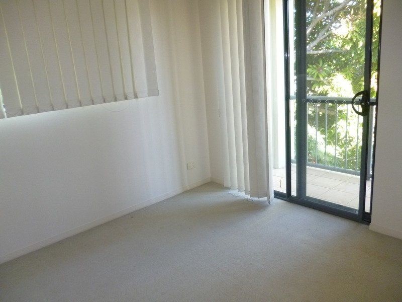 8 Whitby Street, Southport QLD 4215