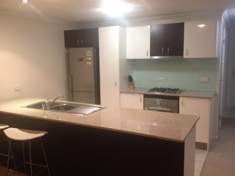 65/101 Clarence Rd, Indooroopilly QLD 4068