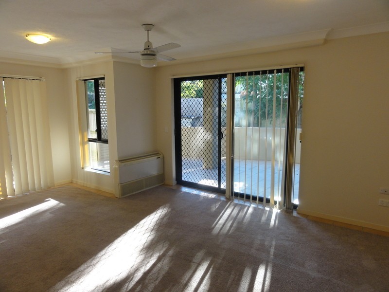 4/3 Tate Street, Southport QLD 4215