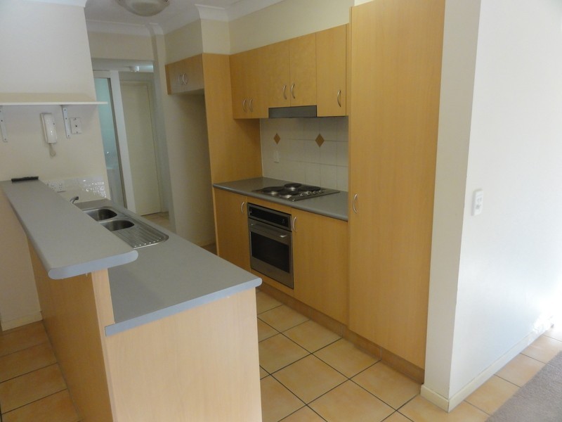 4/3 Tate Street, Southport QLD 4215