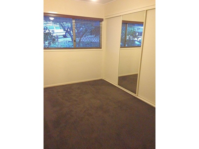 18 Andrea Street, Tarragindi QLD 4121