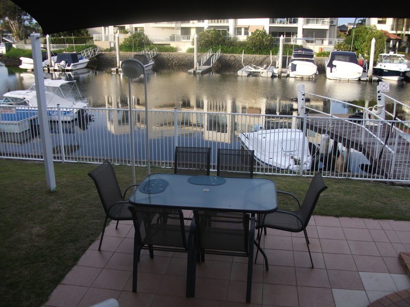 75 Bayview Street, Runaway Bay QLD 4216