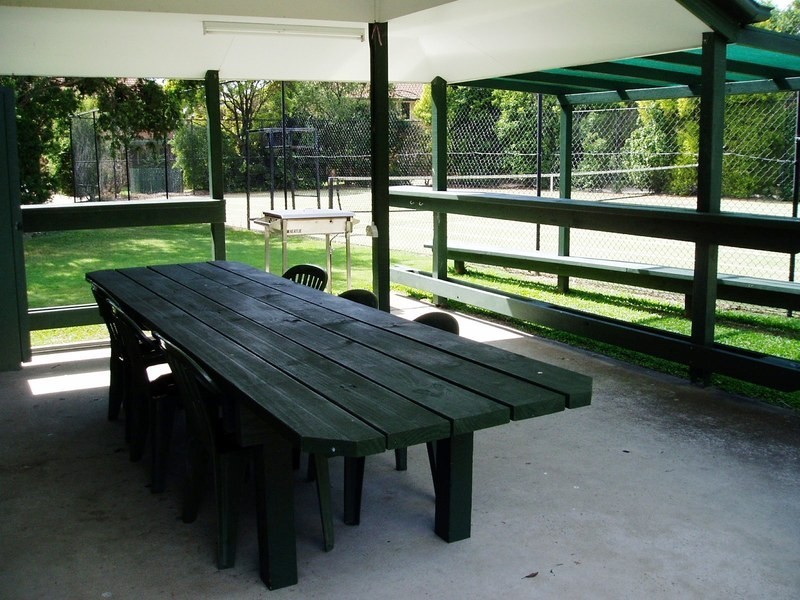 23 Tristan Court, Benowa QLD 4217