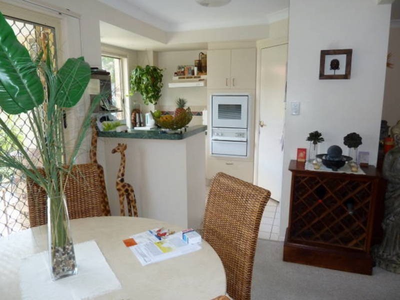 23 Tristan Court, Benowa QLD 4217