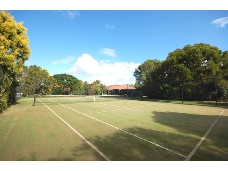 23 Tristan Court, Benowa QLD 4217