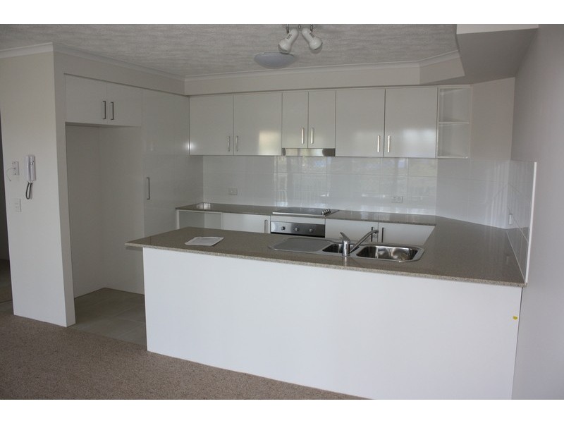 10 Ahern Street, Labrador QLD 4215