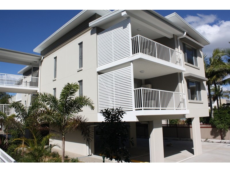 10 Ahern Street, Labrador QLD 4215