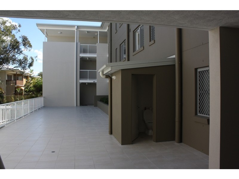 10 Ahern Street, Labrador QLD 4215