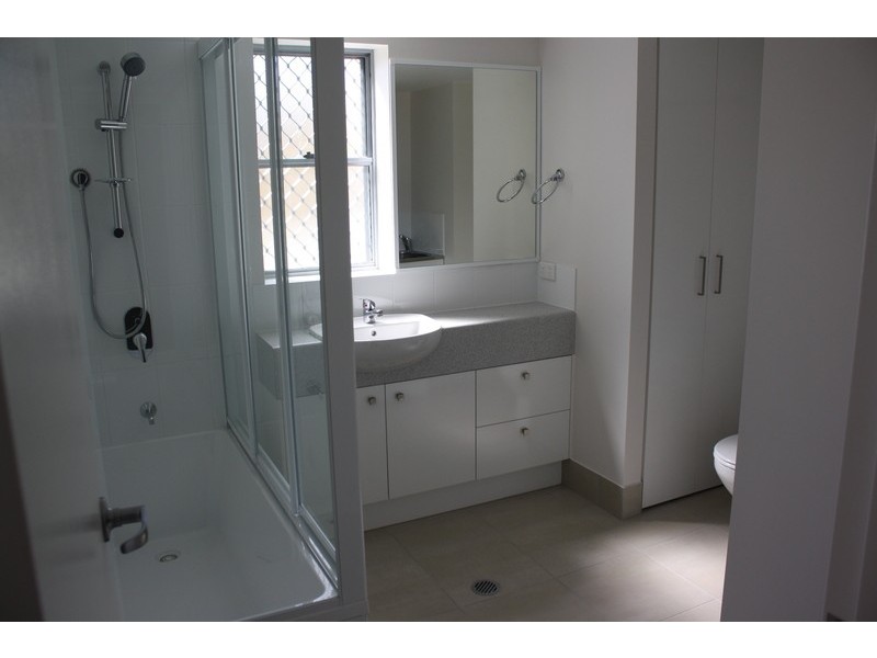 10 Ahern Street, Labrador QLD 4215